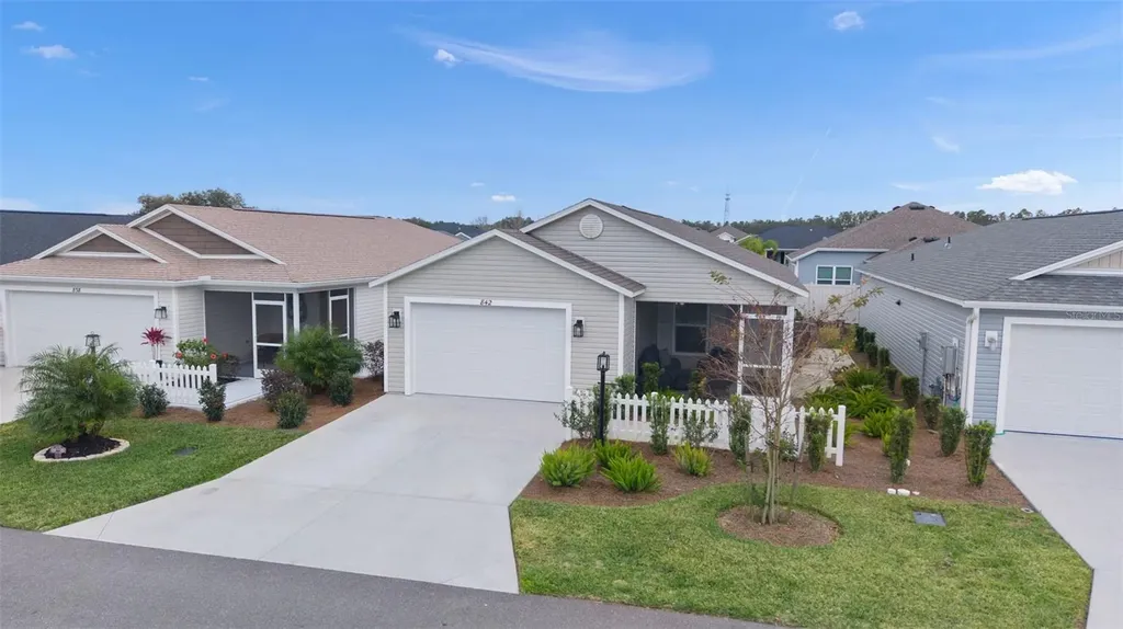 842 Spring Avenue The Villages FL 34762