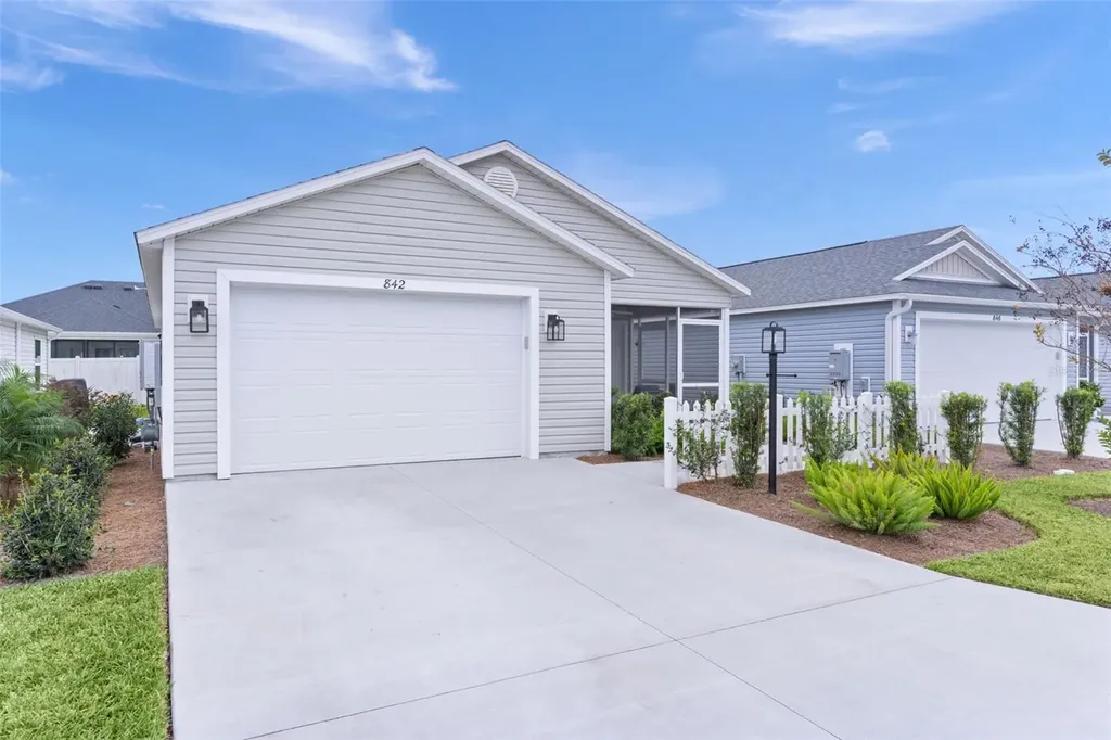 842 Spring Avenue The Villages FL 34762