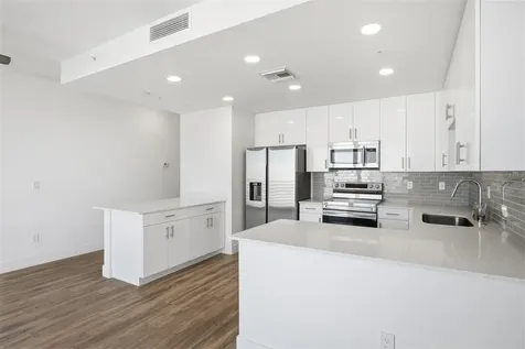 1703 N Tamiami Trail Sarasota FL 34234