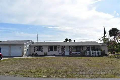 893 E 4th Street Englewood FL 34223