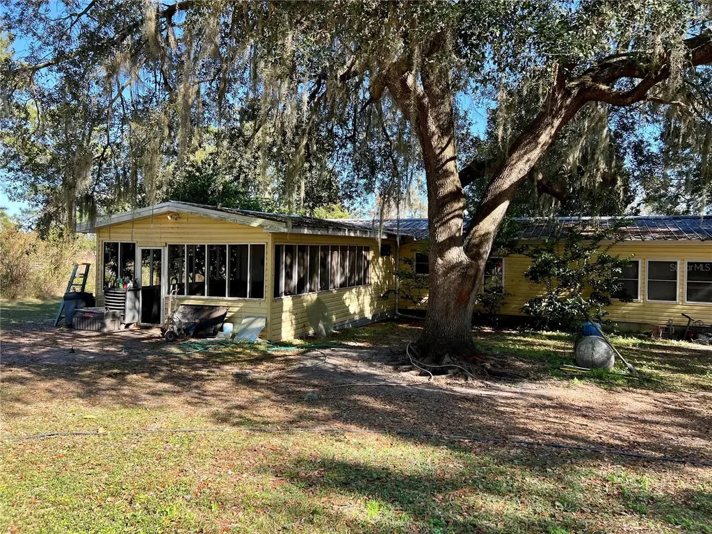 11820 NW Highway 225 Reddick FL 32686