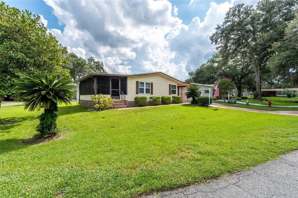 25527 Belle Helene Leesburg FL 34748