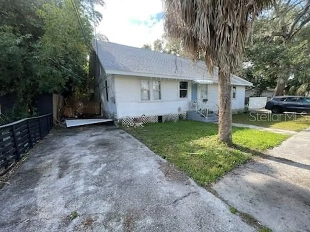 858 35th Avenue S St Petersburg FL 33705