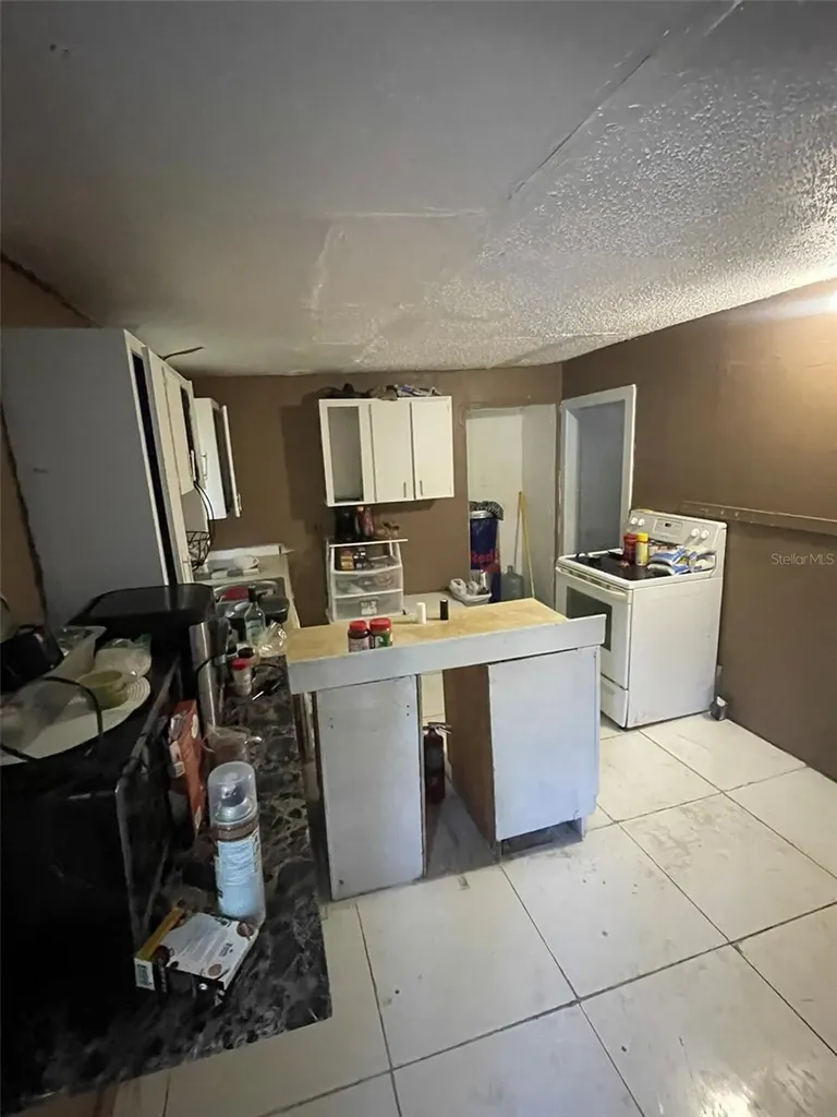 858 35th Avenue S St Petersburg FL 33705