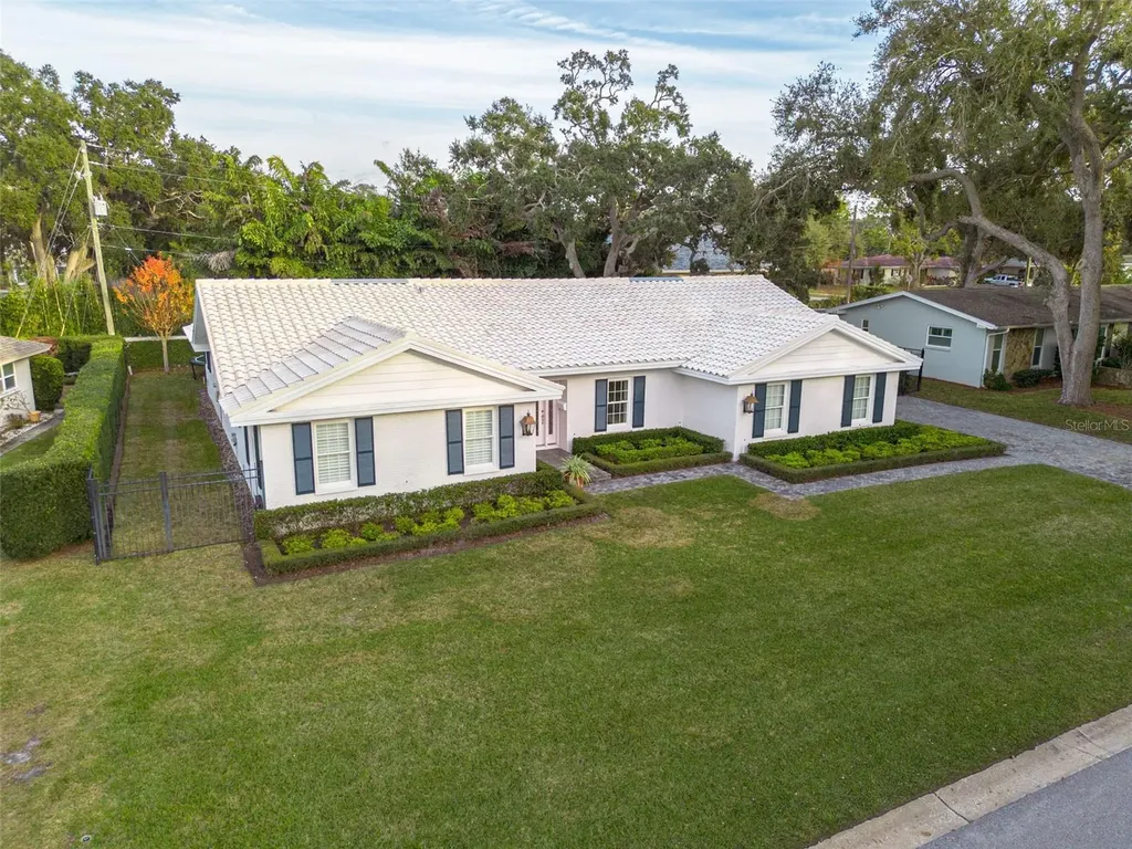 3 Eastwood Lane Belleair FL 33756