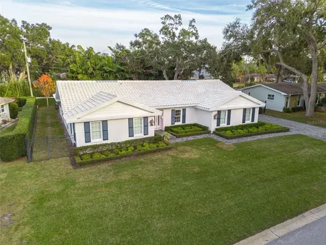 3 Eastwood Lane Belleair FL 33756