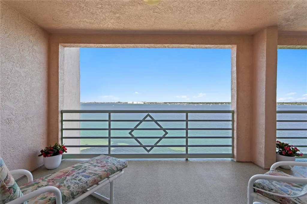 4971 Bacopa Lane S St Petersburg FL 33715