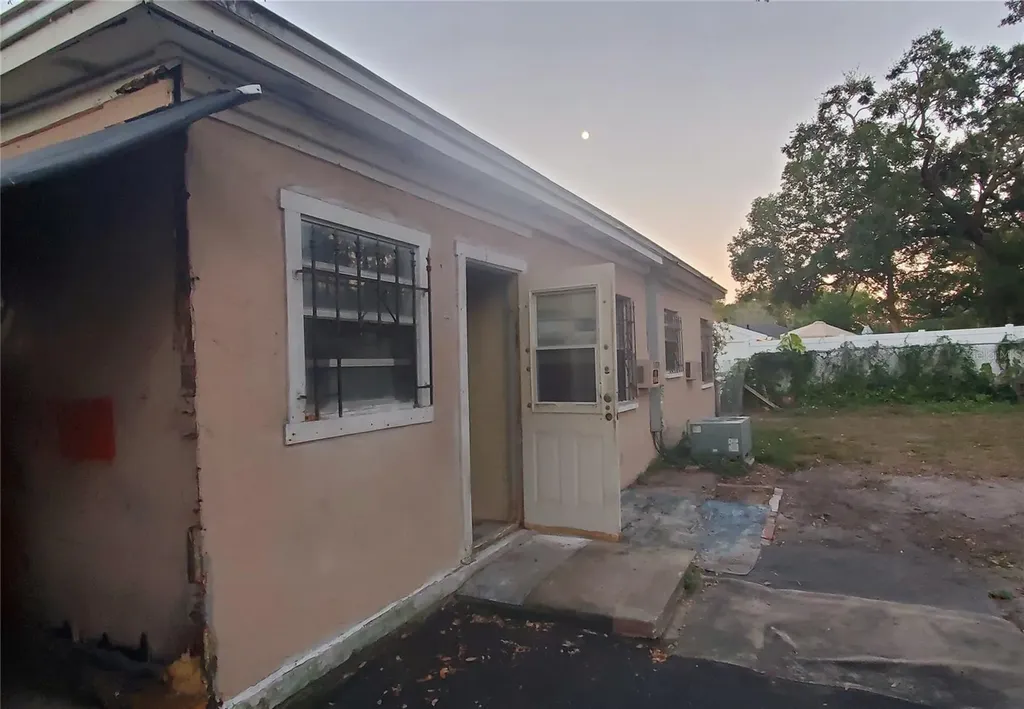 2208 Valencia Road Orlando FL 32803