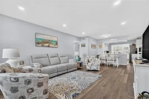 2455 Finlandia Lane Clearwater FL 33763