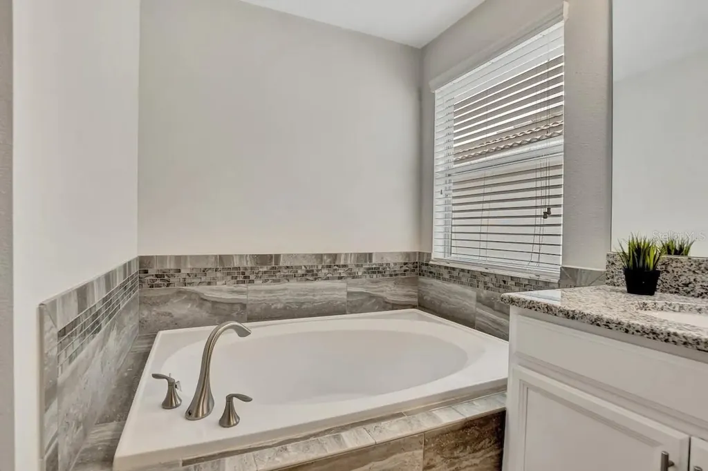 4769 Kings Castle Circle Kissimmee FL 34746