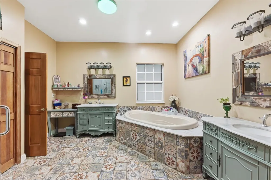 2221 SW 28th Way Fort Lauderdale FL 33312