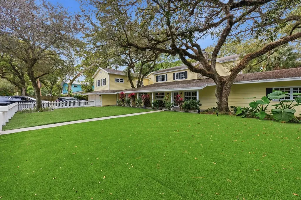 2221 SW 28th Way Fort Lauderdale FL 33312