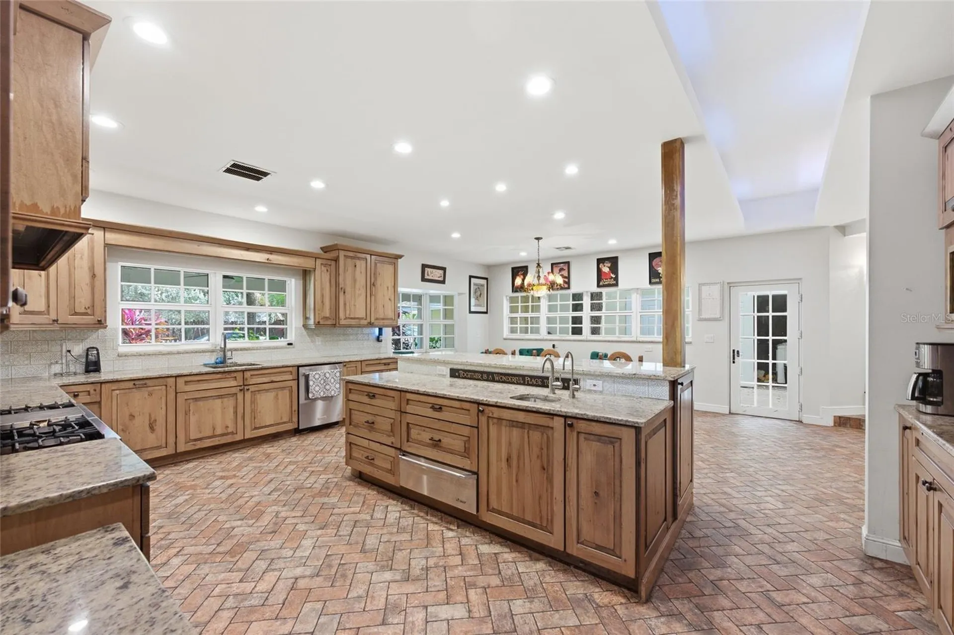 2221 SW 28th Way Fort Lauderdale FL 33312