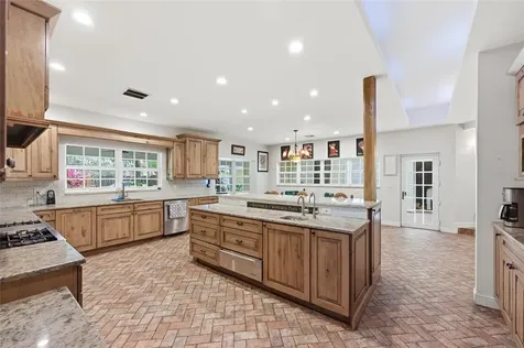 2221 SW 28th Way Fort Lauderdale FL 33312
