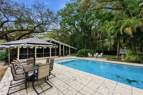 2221 SW 28th Way Fort Lauderdale FL 33312