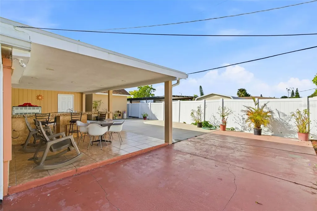 4914 Holiday Drive Tampa FL 33615