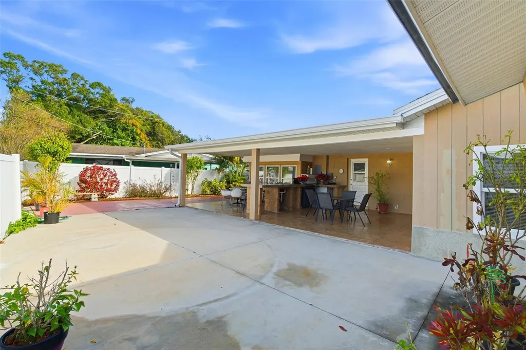 4914 Holiday Drive Tampa FL 33615