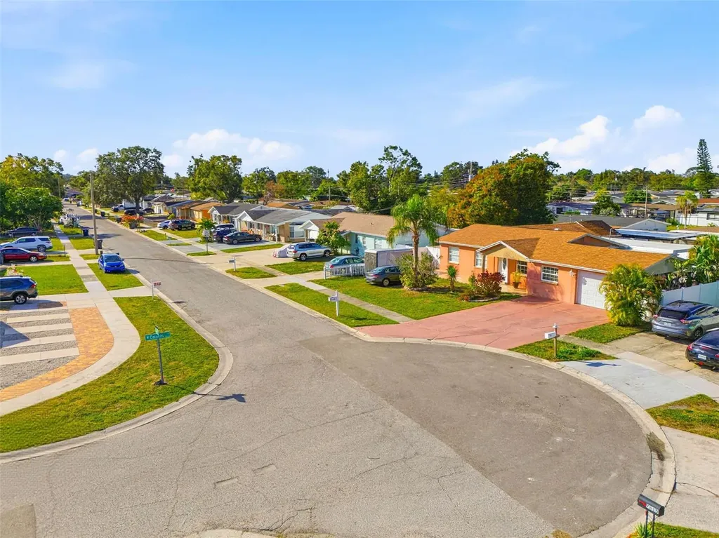 4914 Holiday Drive Tampa FL 33615