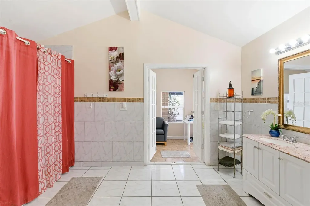 4914 Holiday Drive Tampa FL 33615