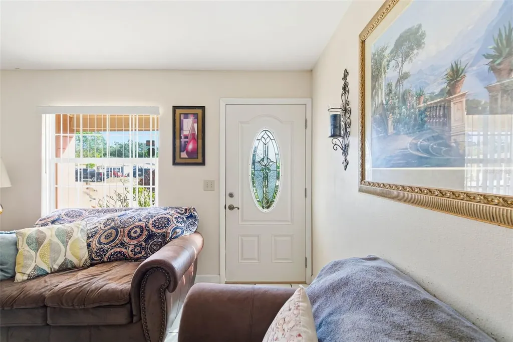 4914 Holiday Drive Tampa FL 33615