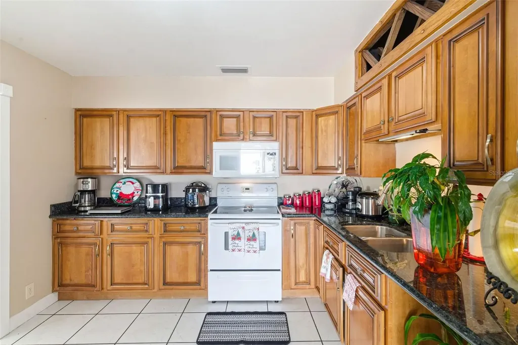 4914 Holiday Drive Tampa FL 33615