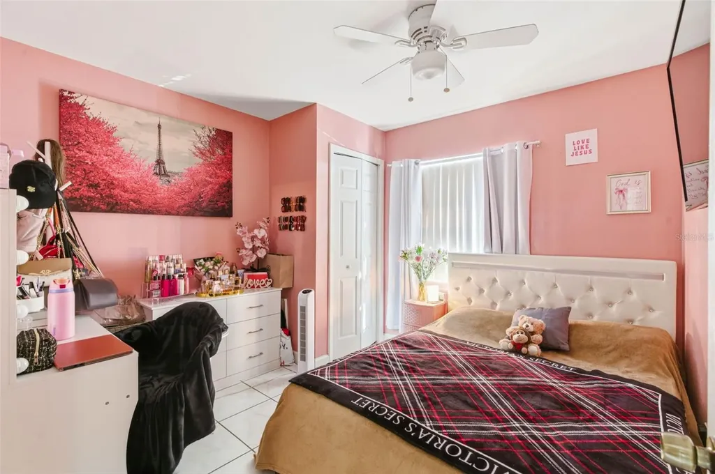4914 Holiday Drive Tampa FL 33615
