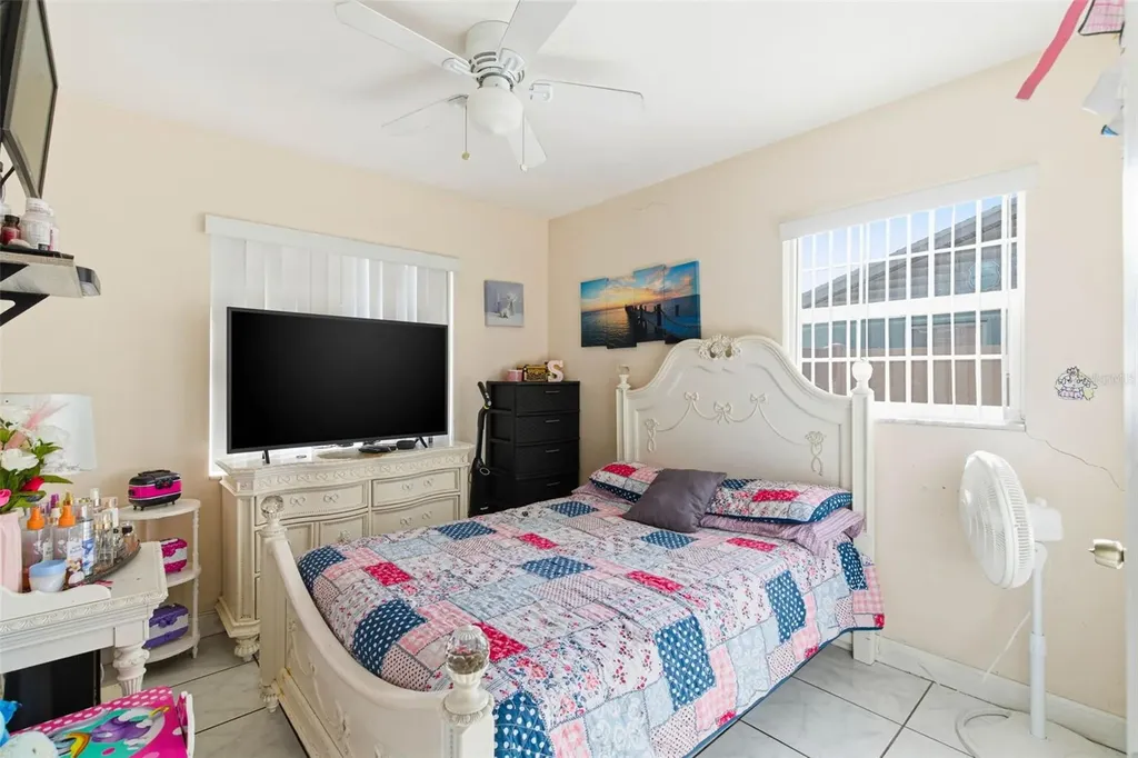 4914 Holiday Drive Tampa FL 33615