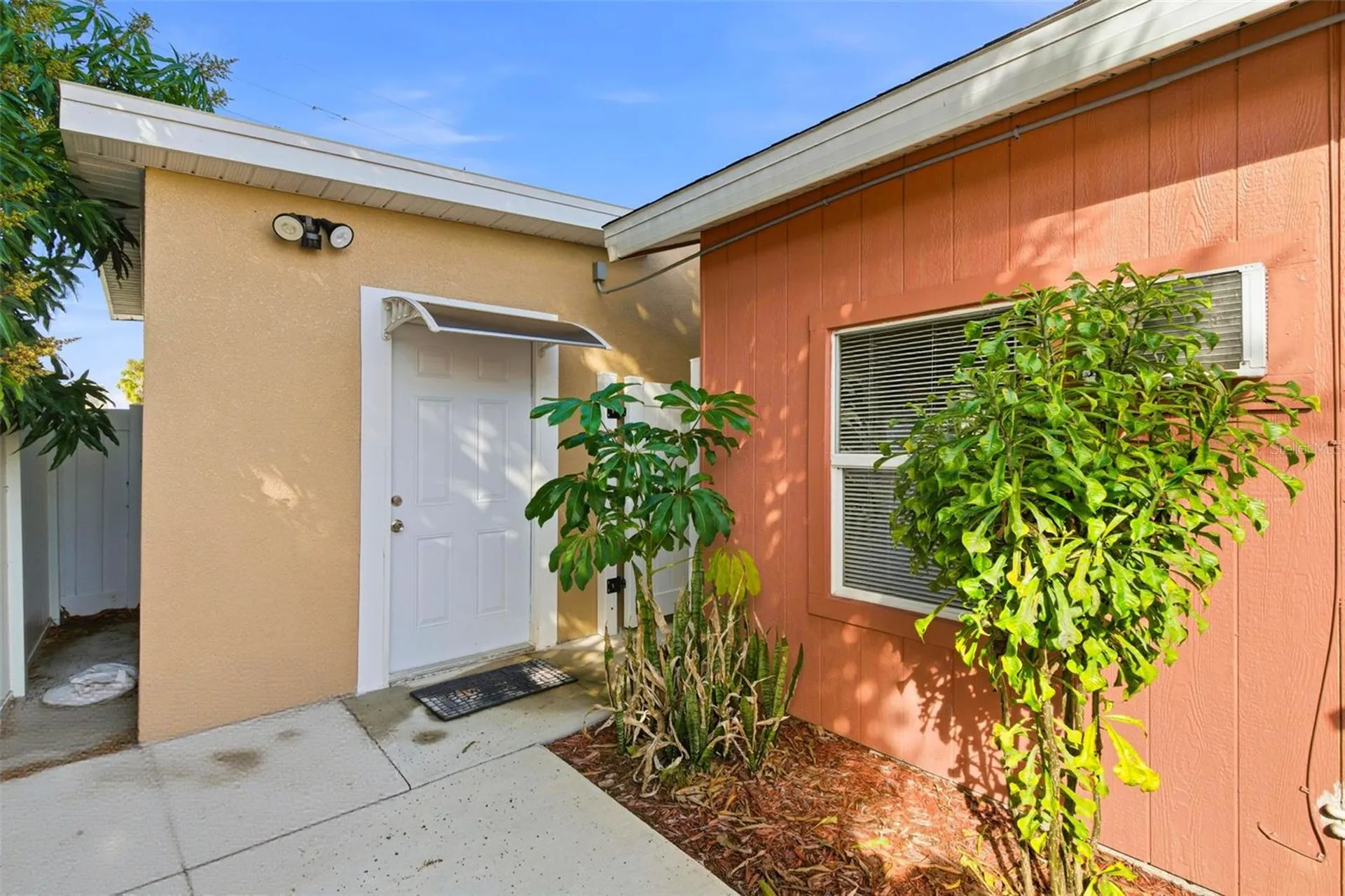4914 Holiday Drive Tampa FL 33615
