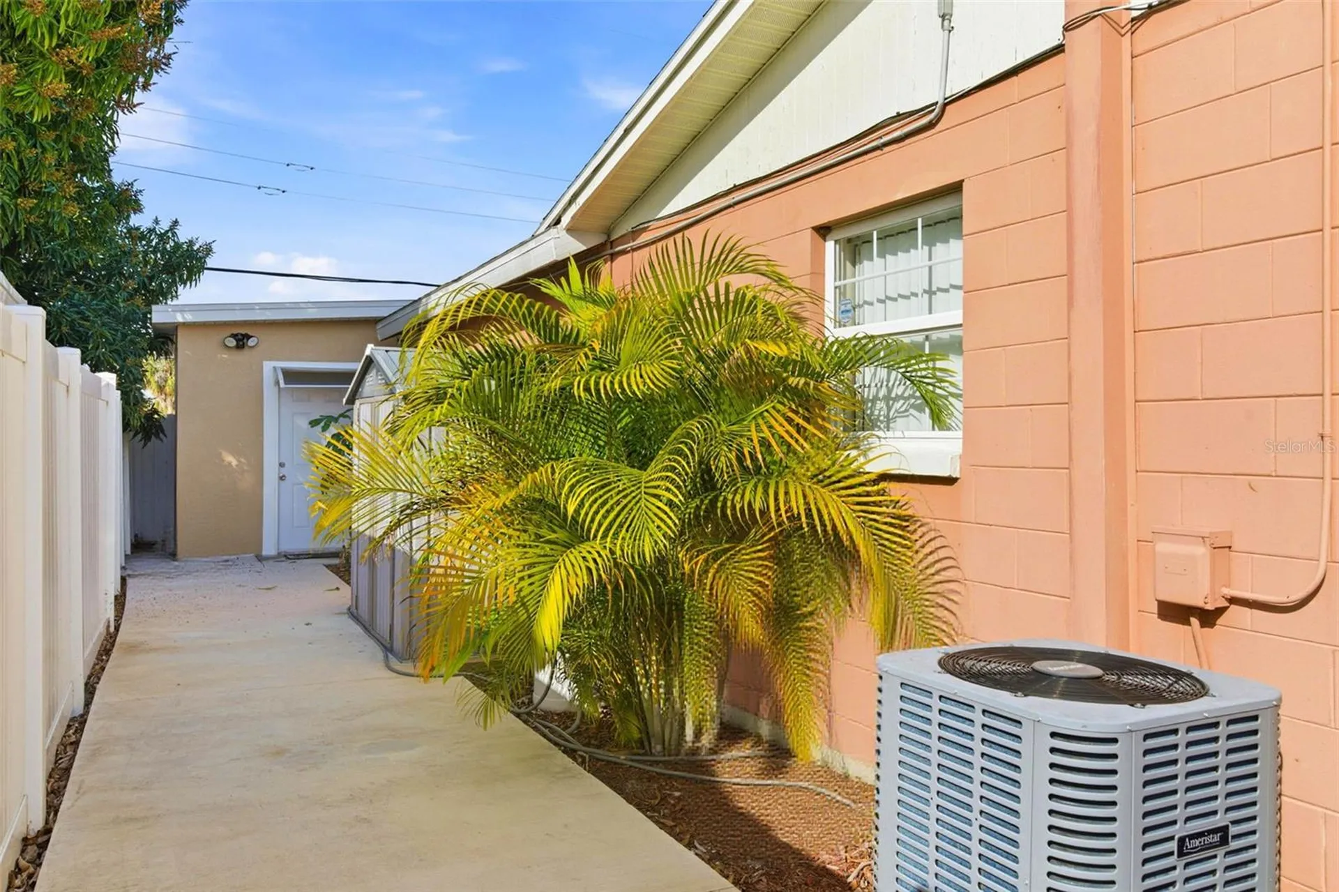4914 Holiday Drive Tampa FL 33615