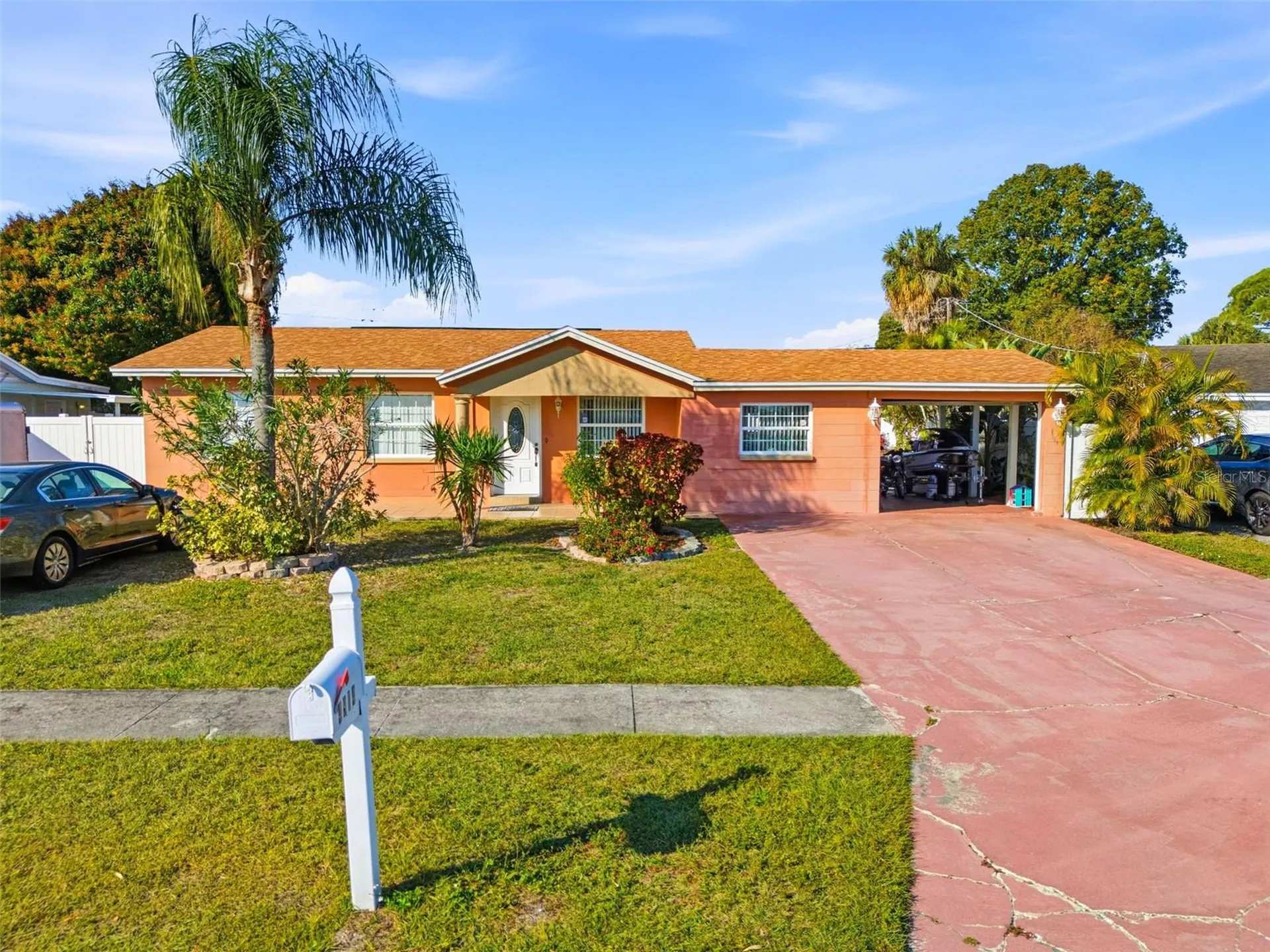 4914 Holiday Drive Tampa FL 33615