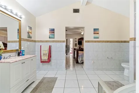 4914 Holiday Drive Tampa FL 33615