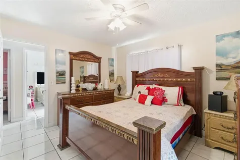 4914 Holiday Drive Tampa FL 33615