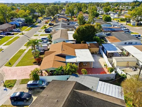 4914 Holiday Drive Tampa FL 33615