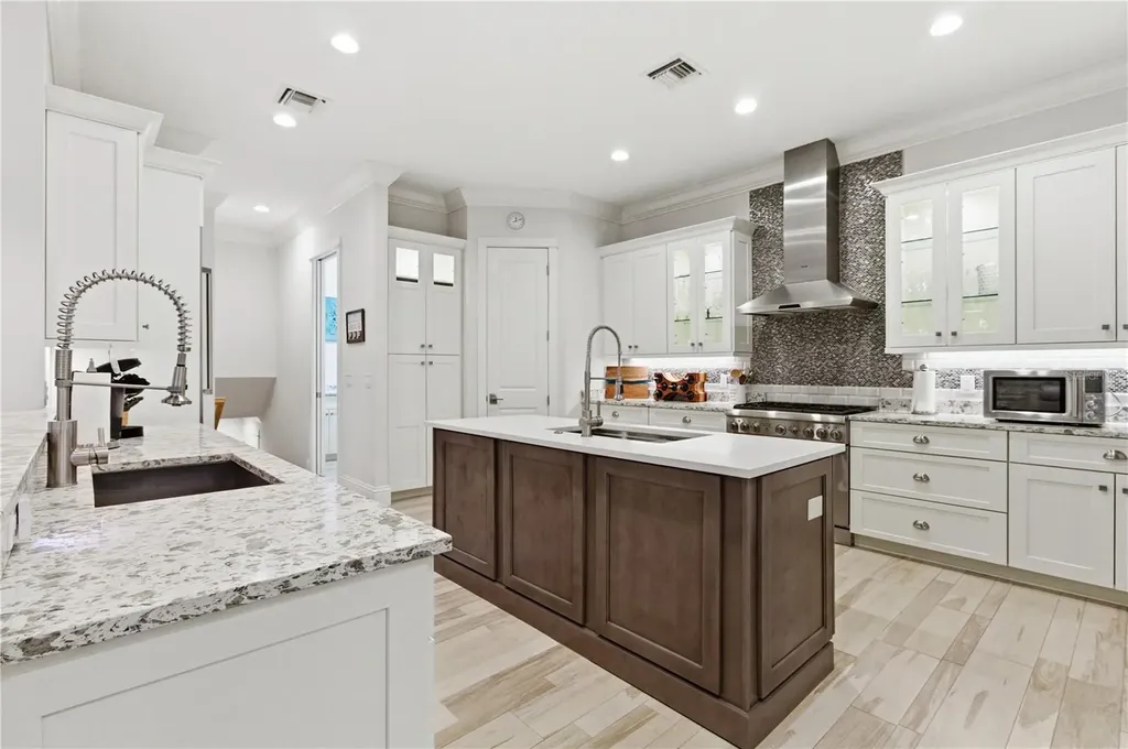 3919 Roberts Point Road Sarasota FL 34242