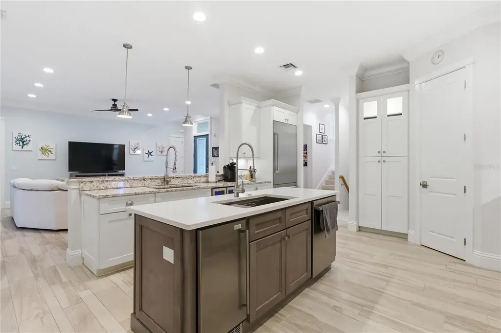3919 Roberts Point Road Sarasota FL 34242