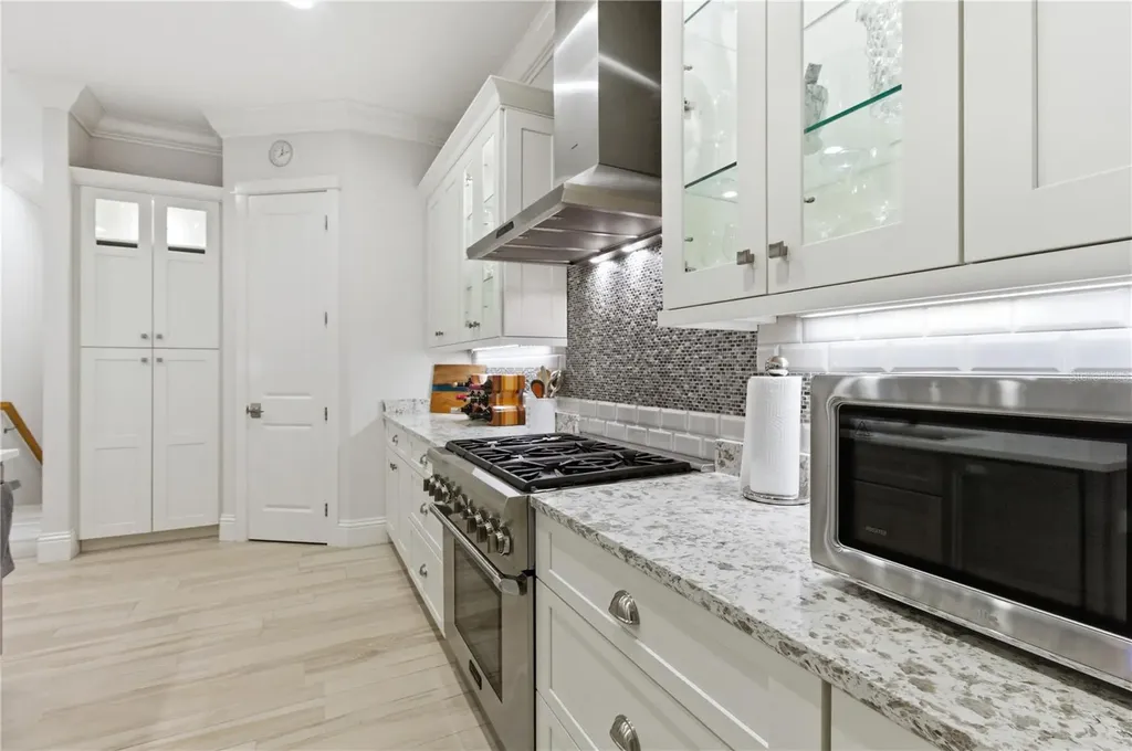 3919 Roberts Point Road Sarasota FL 34242