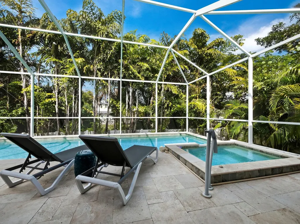 3919 Roberts Point Road Sarasota FL 34242