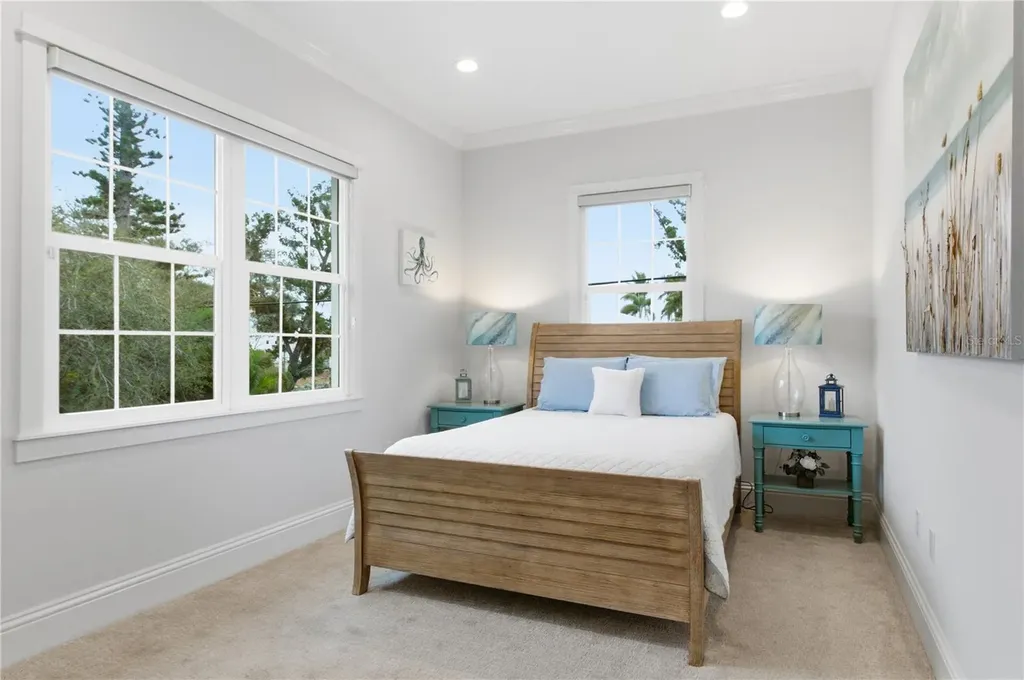 3919 Roberts Point Road Sarasota FL 34242