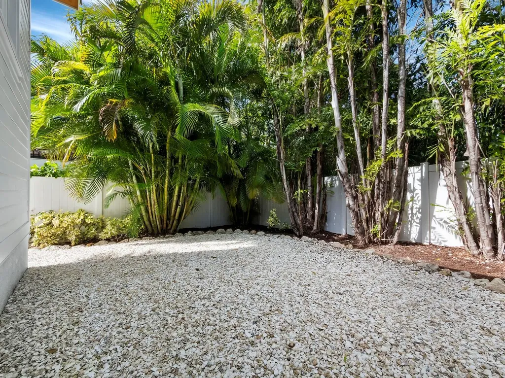 3919 Roberts Point Road Sarasota FL 34242