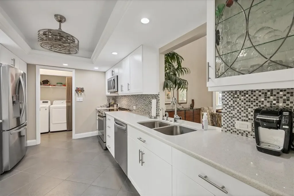 5448 Crestlake Boulevard Sarasota FL 34233