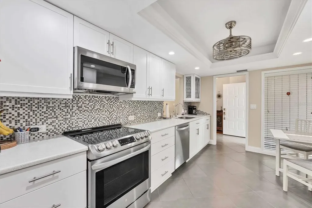 5448 Crestlake Boulevard Sarasota FL 34233