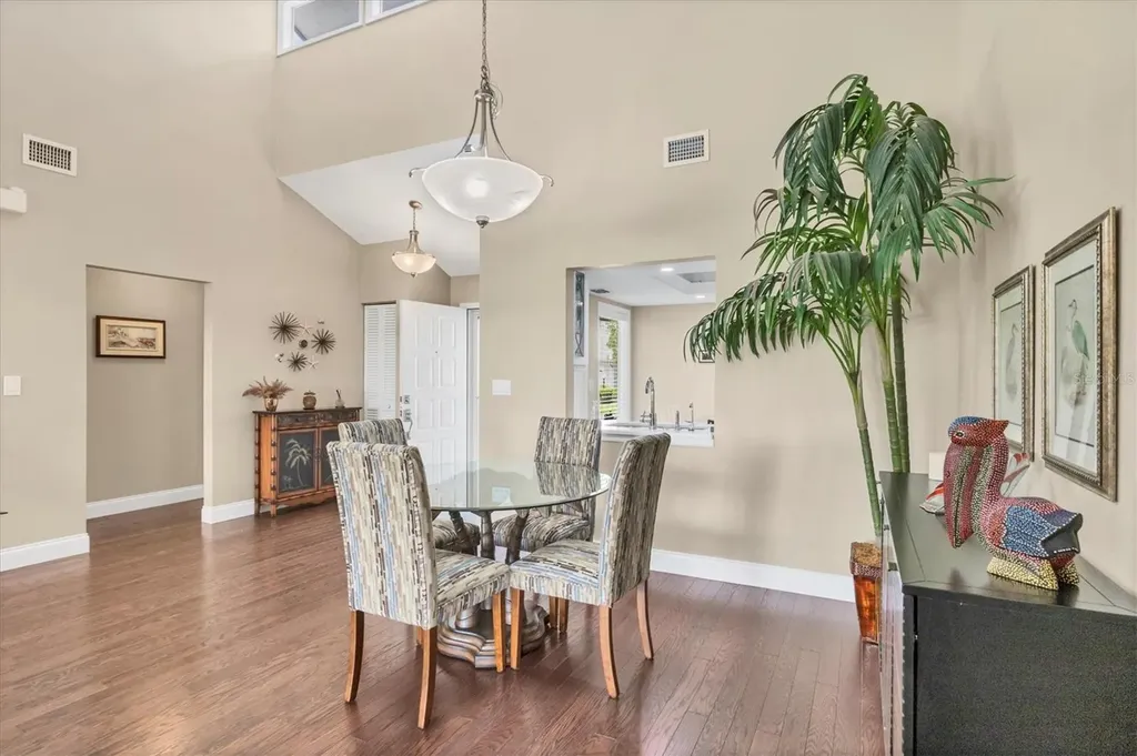 5448 Crestlake Boulevard Sarasota FL 34233