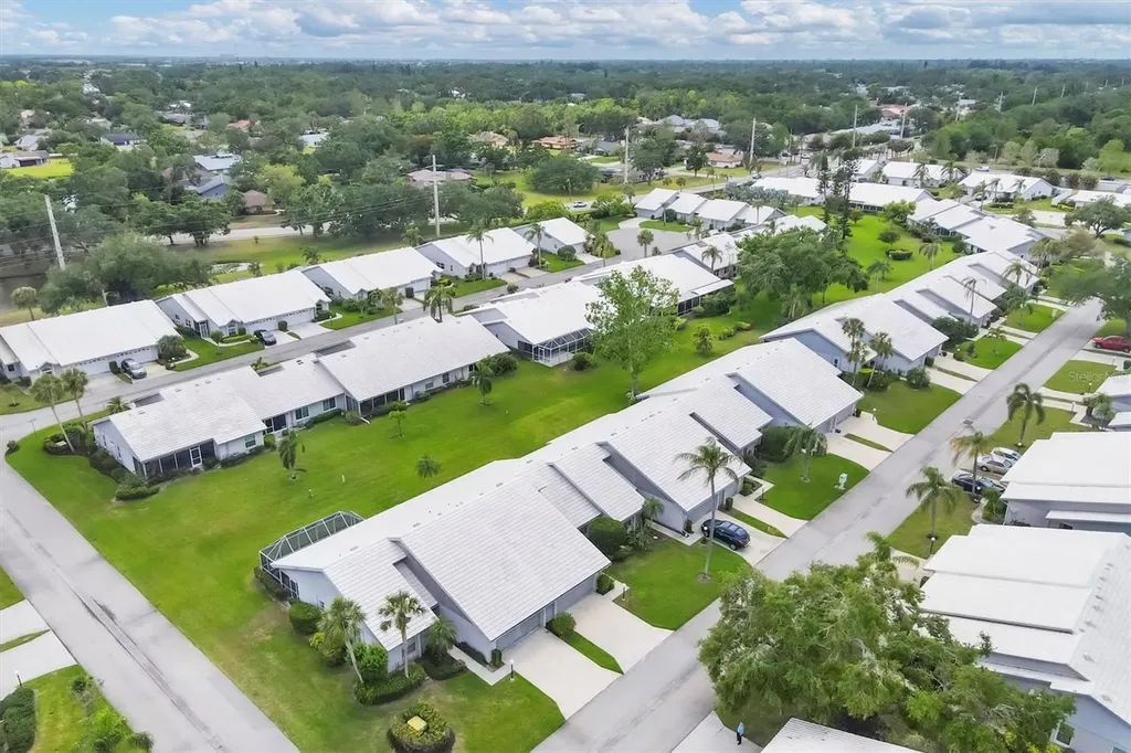 5448 Crestlake Boulevard Sarasota FL 34233