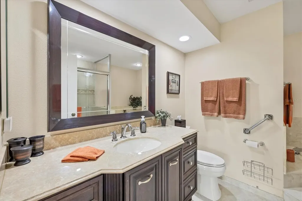 5448 Crestlake Boulevard Sarasota FL 34233