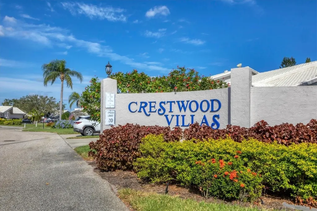 5448 Crestlake Boulevard Sarasota FL 34233