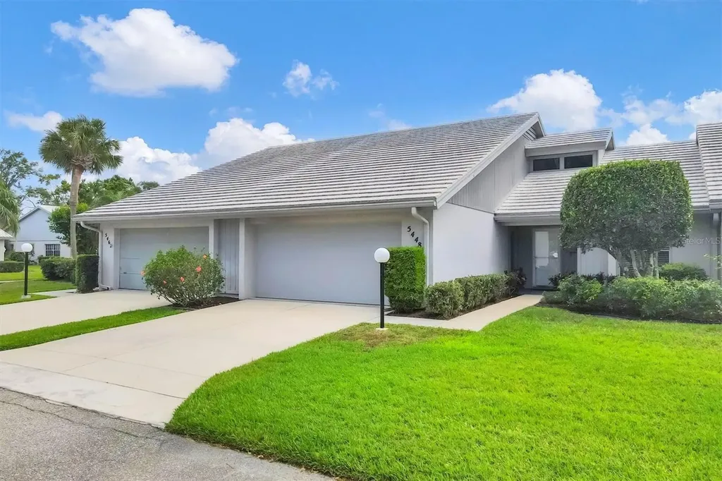 5448 Crestlake Boulevard Sarasota FL 34233