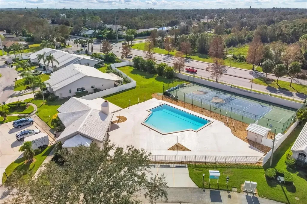 5448 Crestlake Boulevard Sarasota FL 34233