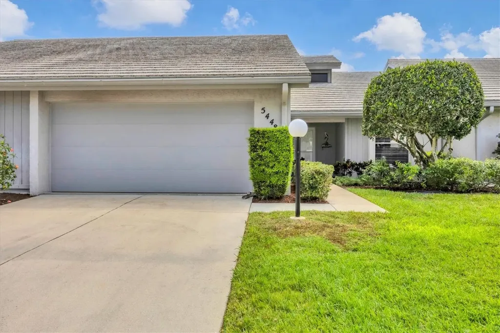 5448 Crestlake Boulevard Sarasota FL 34233