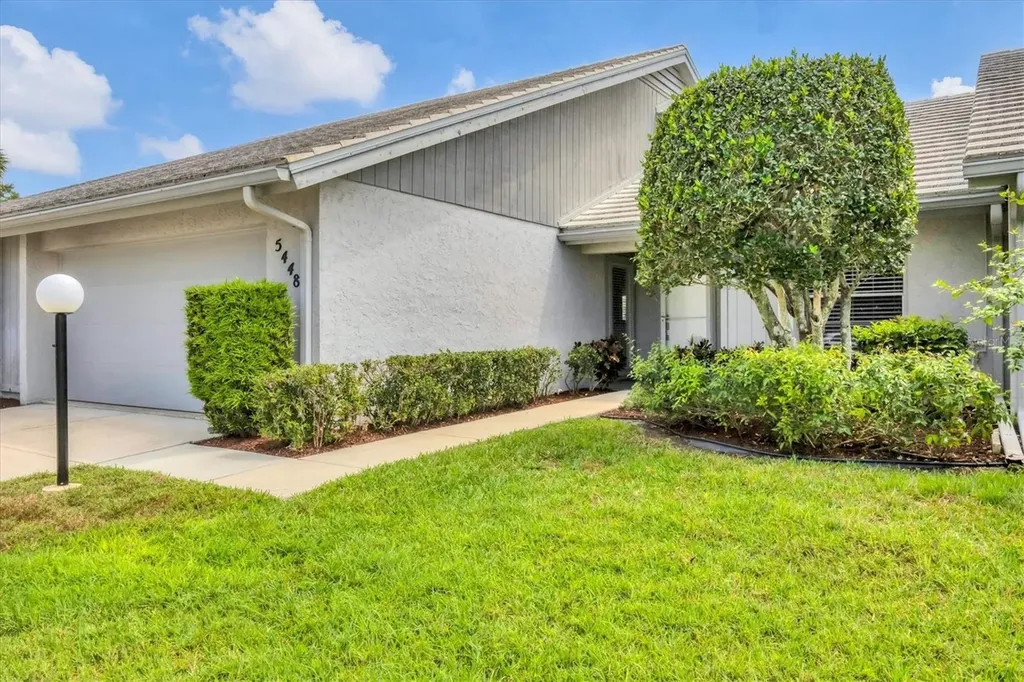 5448 Crestlake Boulevard Sarasota FL 34233