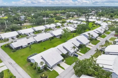 5448 Crestlake Boulevard Sarasota FL 34233